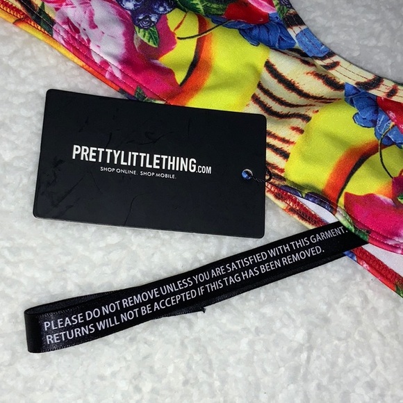 NWT PrettyLittleThing “Wild Fruit Print Low Scoop Neck Bikini Top” (USA Size 2) - Picture 7 of 10